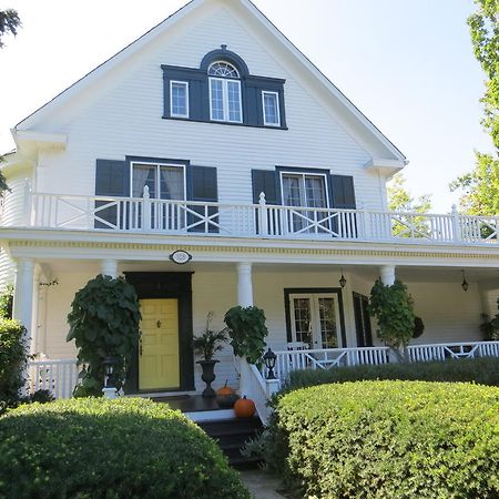 مبيت وإفطار Niagara-on-the-Lake Lakewinds Country Manor المظهر الخارجي الصورة